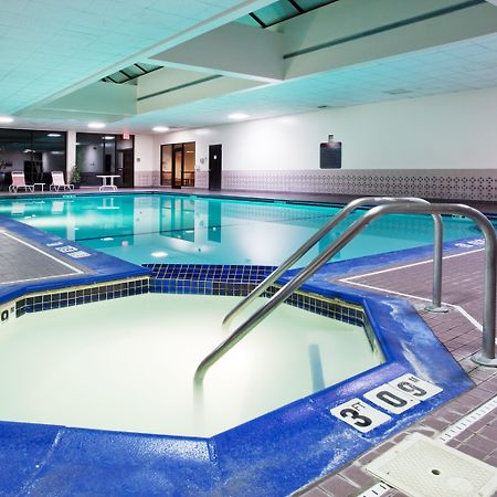 Holiday Inn Express Big Rapids By Ihg Kültér fotó