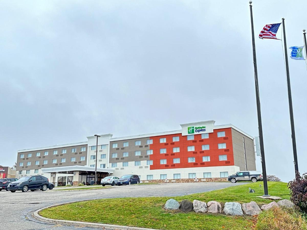 Holiday Inn Express Big Rapids By Ihg Kültér fotó