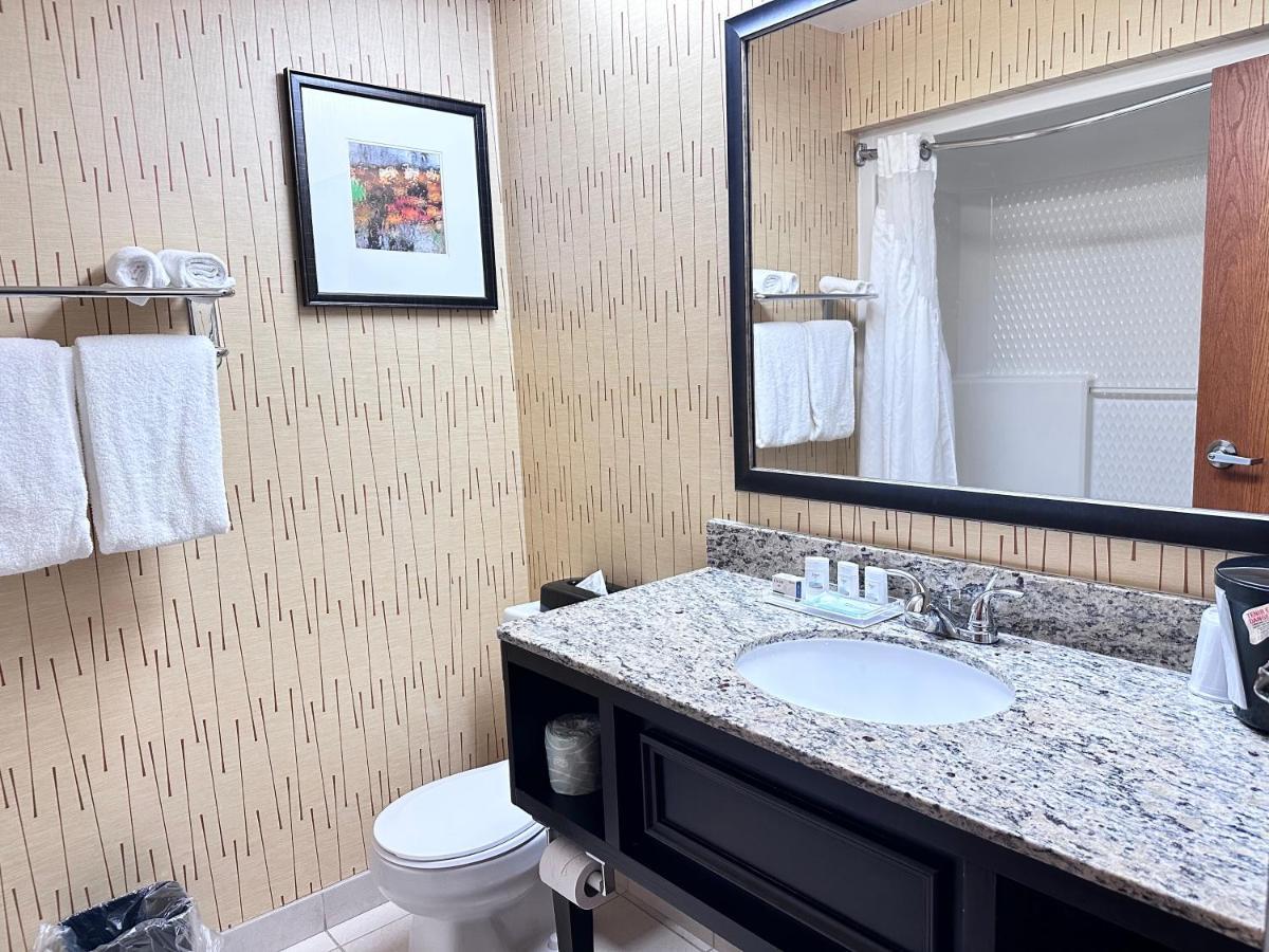 Holiday Inn Express Big Rapids By Ihg Kültér fotó
