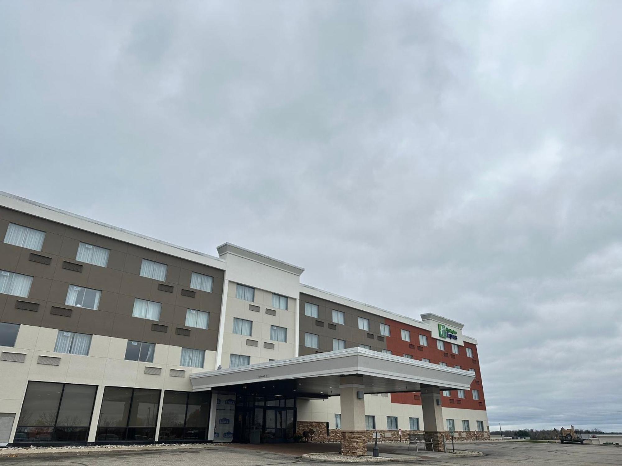 Holiday Inn Express Big Rapids, An Ihg Hotel Kültér fotó