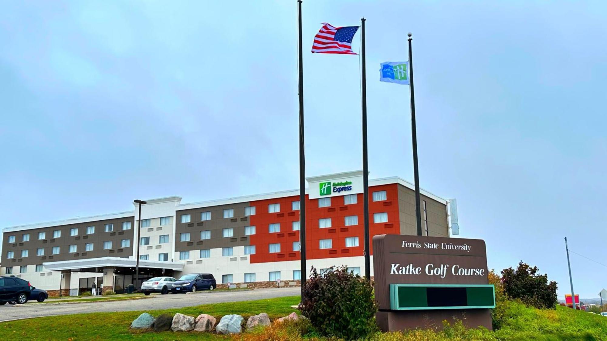 Holiday Inn Express Big Rapids By Ihg Kültér fotó