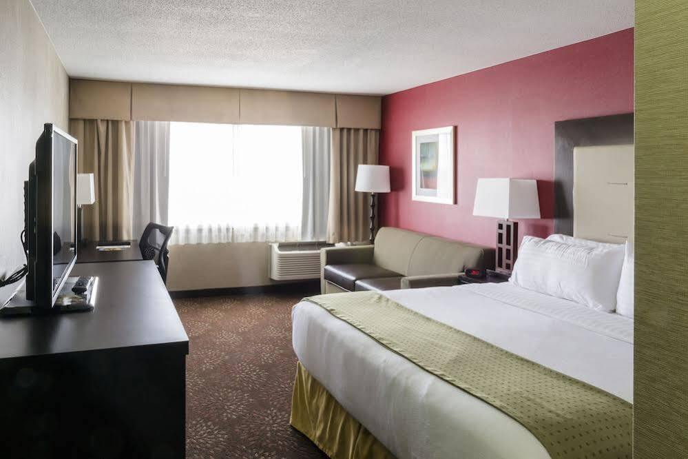 Holiday Inn Express Big Rapids By Ihg Kültér fotó